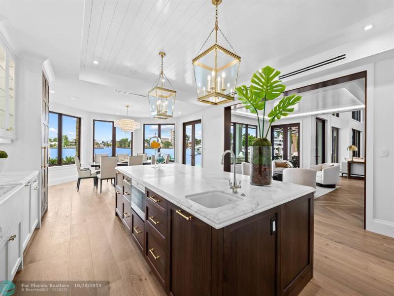  Single Family Homes Photo 6: 1812 SE 14th St  Fort Lauderdale,  FL 33316