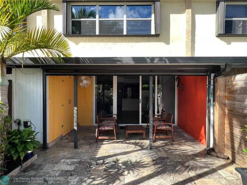  Condo & Townhome Photos