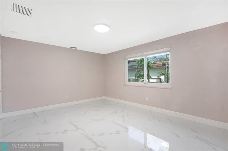  Single Family Homes Photo 11: 4440 SW 26th Ave  Fort Lauderdale,  FL 33312