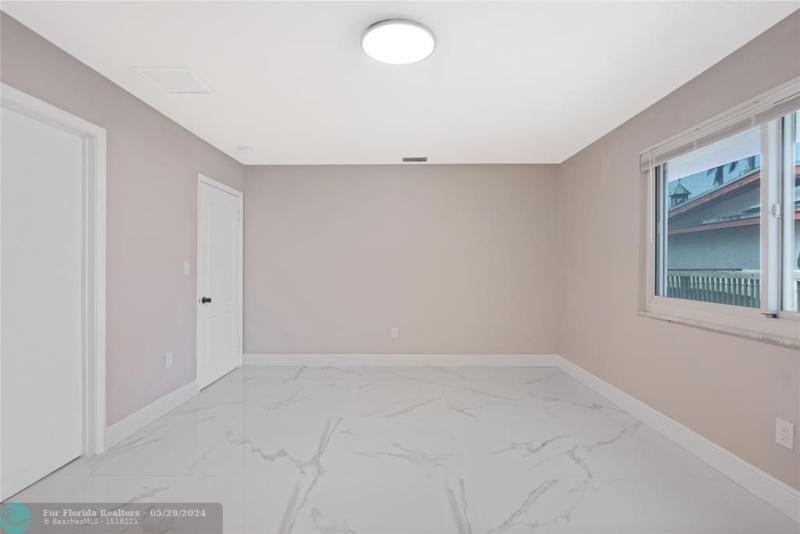  Single Family Homes Photo 12: 4440 SW 26th Ave  Fort Lauderdale,  FL 33312