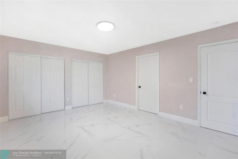  Single Family Homes Photo 13: 4440 SW 26th Ave  Fort Lauderdale,  FL 33312
