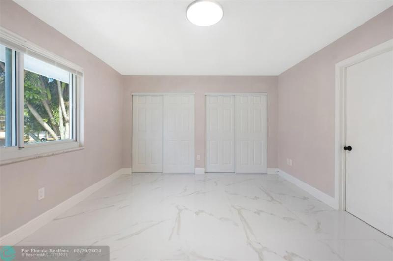  Single Family Homes Photo 14: 4440 SW 26th Ave  Fort Lauderdale,  FL 33312