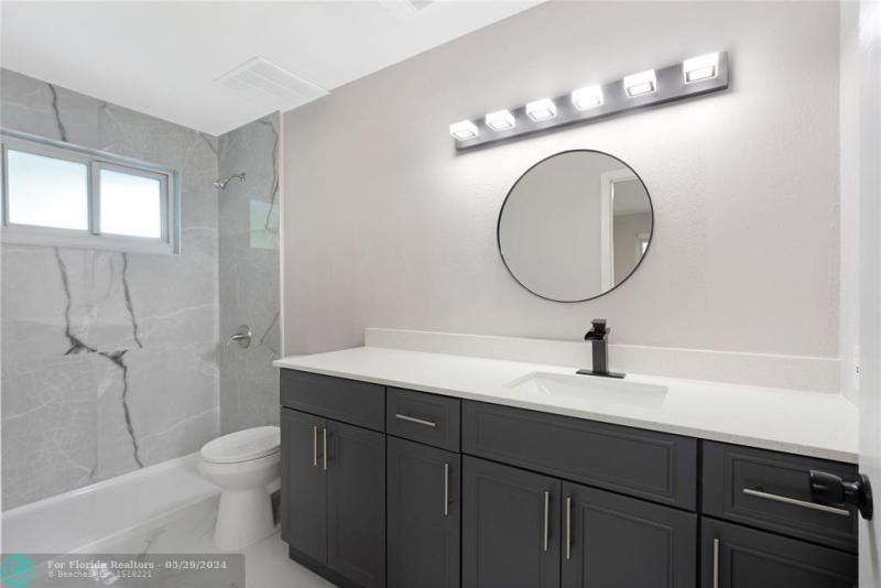  Single Family Homes Photo 15: 4440 SW 26th Ave  Fort Lauderdale,  FL 33312