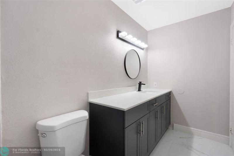  Single Family Homes Photo 16: 4440 SW 26th Ave  Fort Lauderdale,  FL 33312