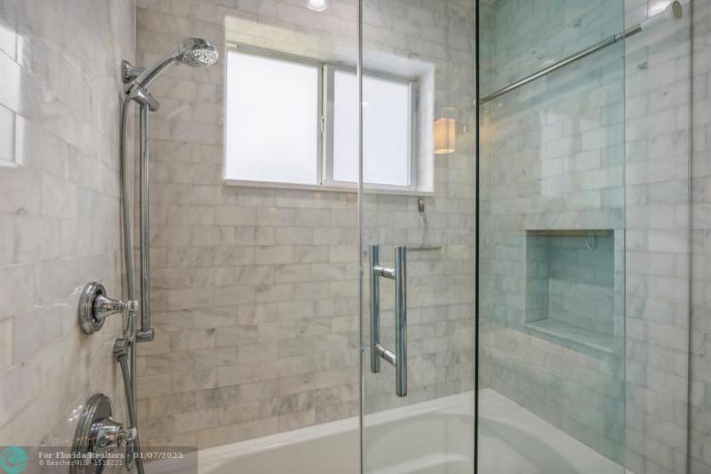  Single Family Homes Photo 17: 2000 NW 35th St  Oakland Park,  FL 33309