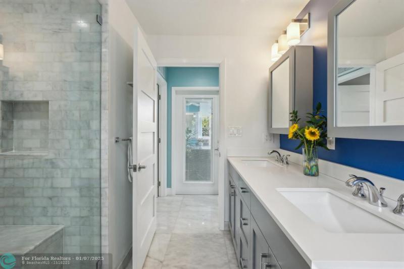  Single Family Homes Photo 18: 2000 NW 35th St  Oakland Park,  FL 33309