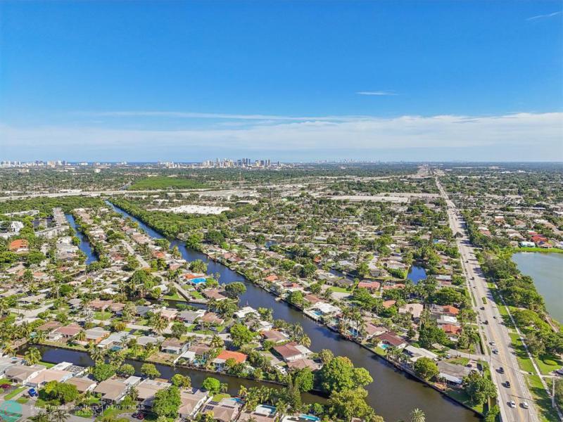  Single Family Homes Photo 37: 2000 NW 35th St  Oakland Park,  FL 33309