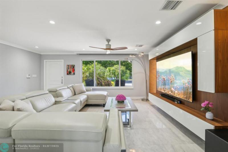  Single Family Homes Photo 6: 2000 NW 35th St  Oakland Park,  FL 33309