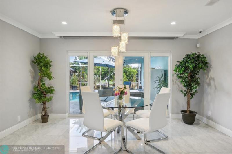  Single Family Homes Photo 7: 2000 NW 35th St  Oakland Park,  FL 33309