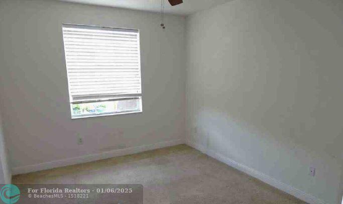  Single Family Homes Photo 10: 4981 SW 173rd Ave  Miramar,  FL 33029