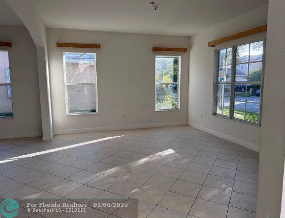  Single Family Homes Photo 5: 4981 SW 173rd Ave  Miramar,  FL 33029