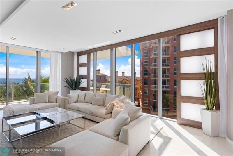  Condo & Townhome Photos