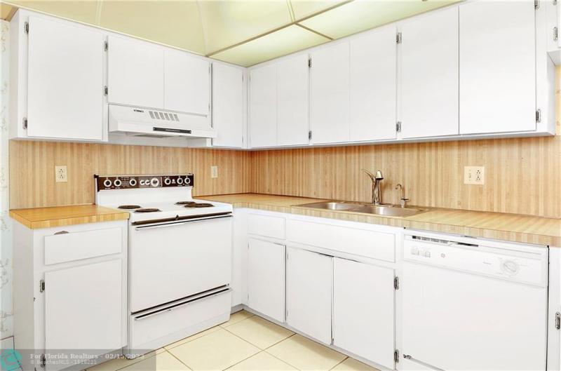  Condo & Townhome Photos