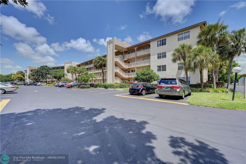  Condo & Townhome Photos
