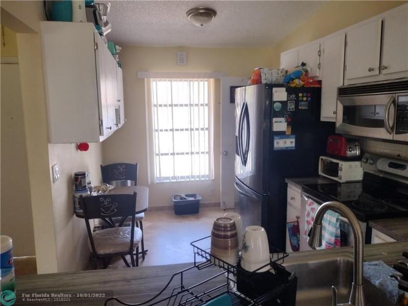  Condo & Townhome Photos