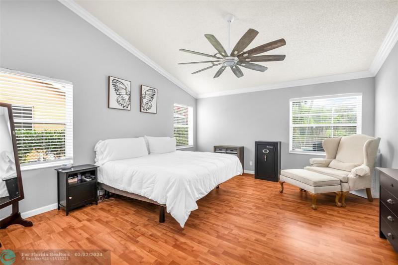  Single Family Homes Photo 13: 3950 NW 54th Ct  Coconut Creek,  FL 33073