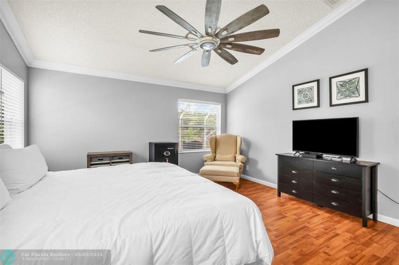  Single Family Homes Photo 14: 3950 NW 54th Ct  Coconut Creek,  FL 33073