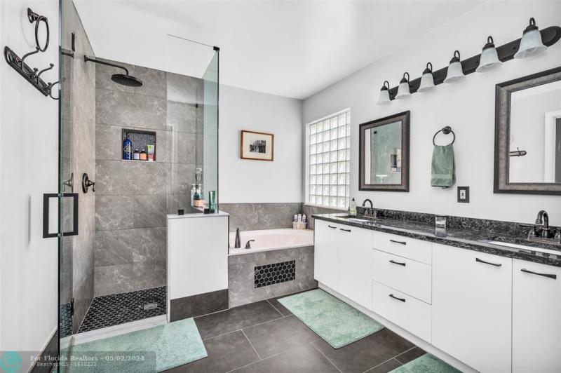  Single Family Homes Photo 16: 3950 NW 54th Ct  Coconut Creek,  FL 33073