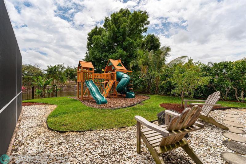  Single Family Homes Photo 31: 3950 NW 54th Ct  Coconut Creek,  FL 33073