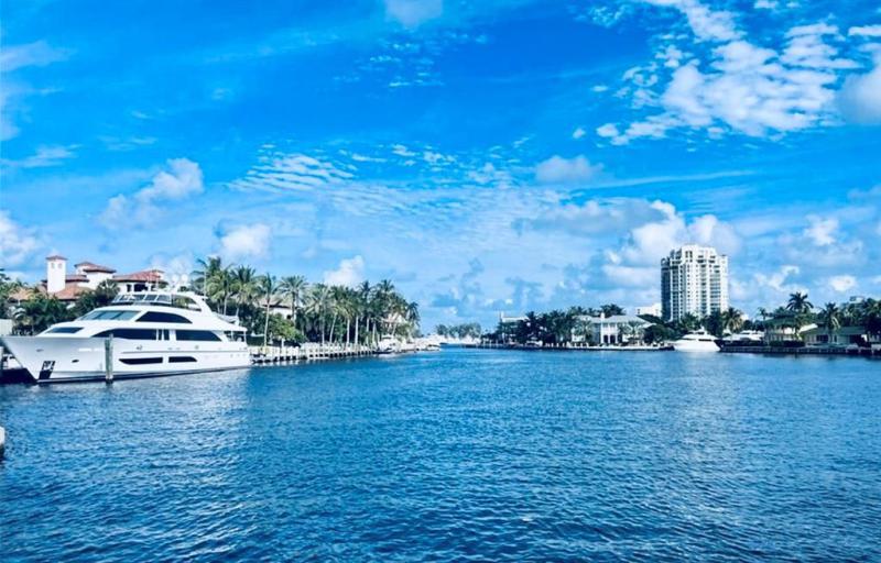  Single Family Homes Photo 5: 23 Isla Bahia Dr  Fort Lauderdale,  FL 33316