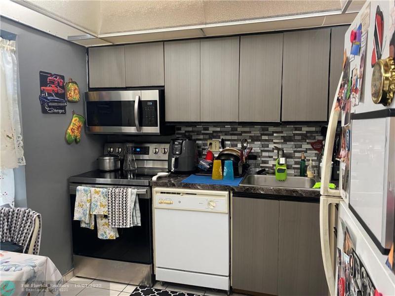  Condo & Townhome Photos