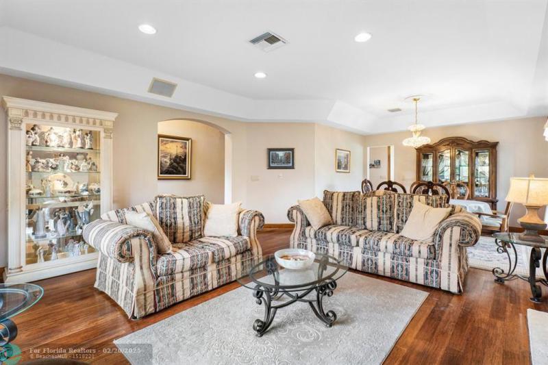  Single Family Homes Photo 14: 5811 NW 80th Ter  Parkland,  FL 33067