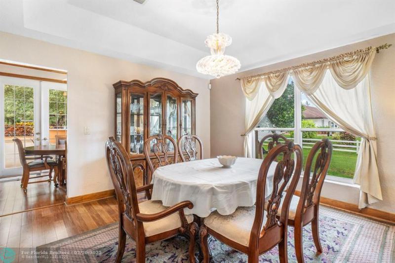  Single Family Homes Photo 15: 5811 NW 80th Ter  Parkland,  FL 33067