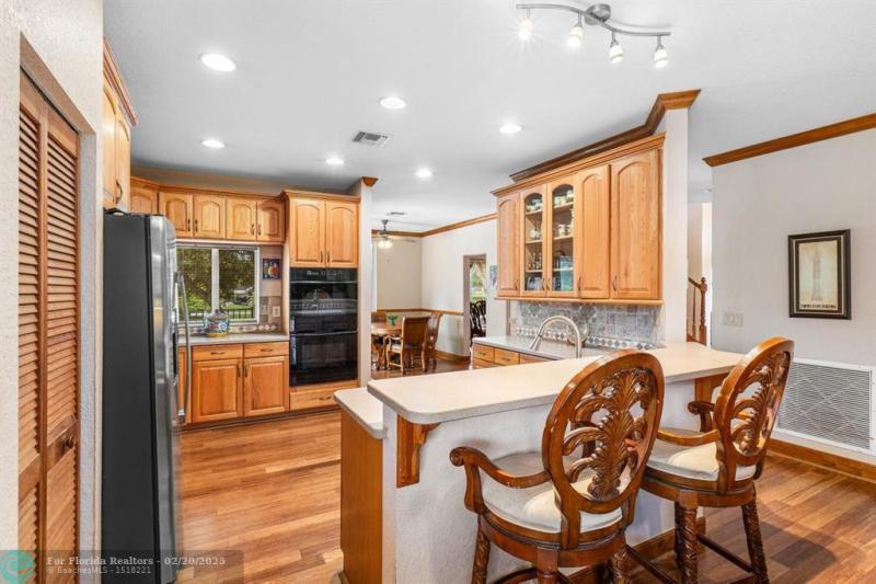  Single Family Homes Photo 16: 5811 NW 80th Ter  Parkland,  FL 33067