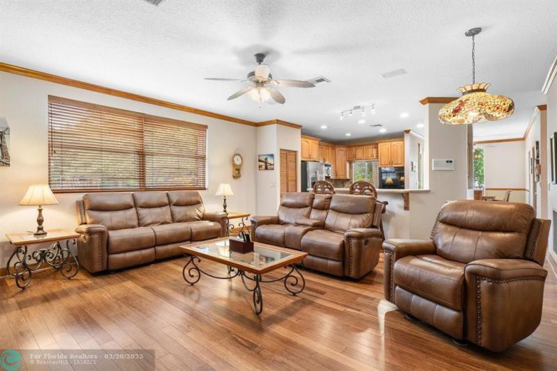  Single Family Homes Photo 21: 5811 NW 80th Ter  Parkland,  FL 33067