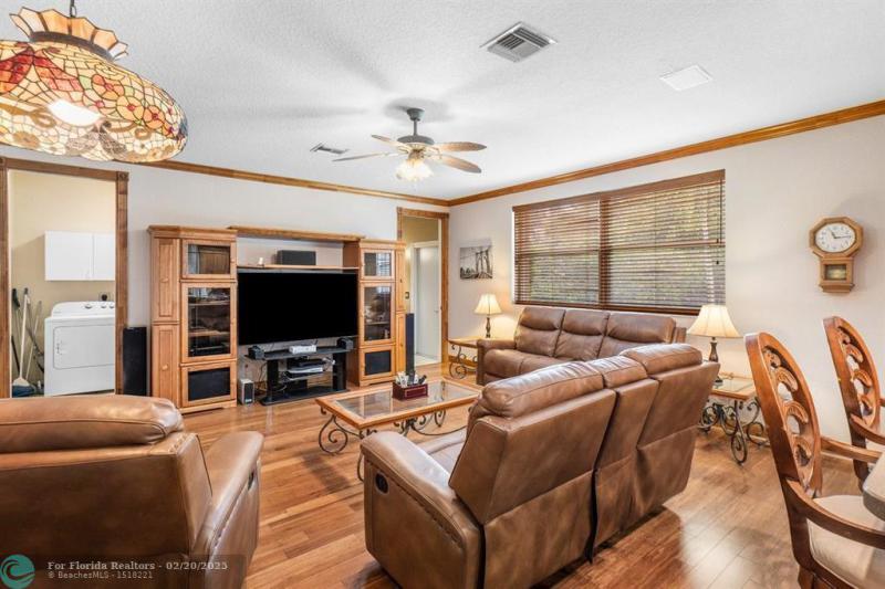  Single Family Homes Photo 22: 5811 NW 80th Ter  Parkland,  FL 33067