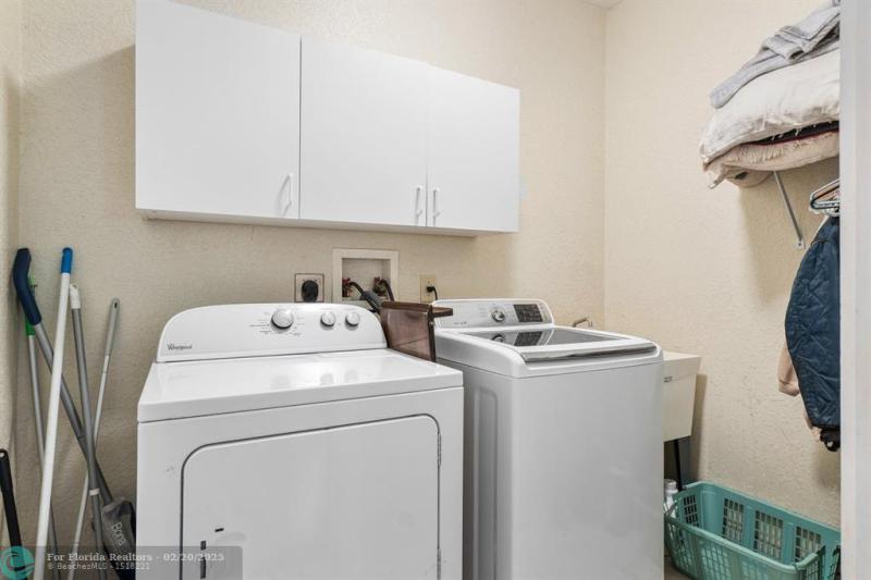  Single Family Homes Photo 39: 5811 NW 80th Ter  Parkland,  FL 33067