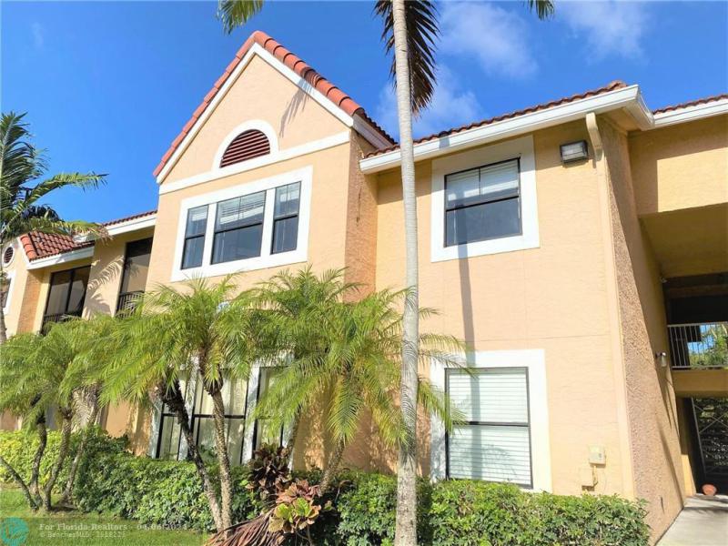  Condo & Townhome Photos