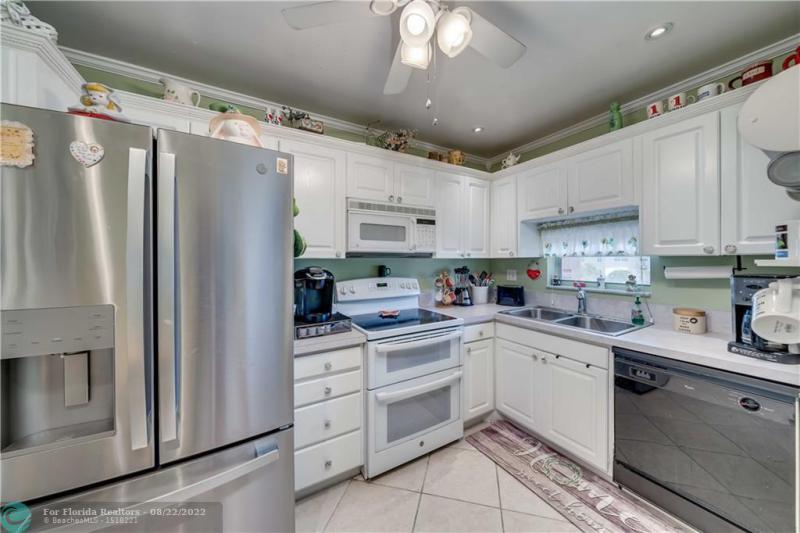  Condo & Townhome Photos