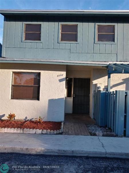  Condo & Townhome Photos
