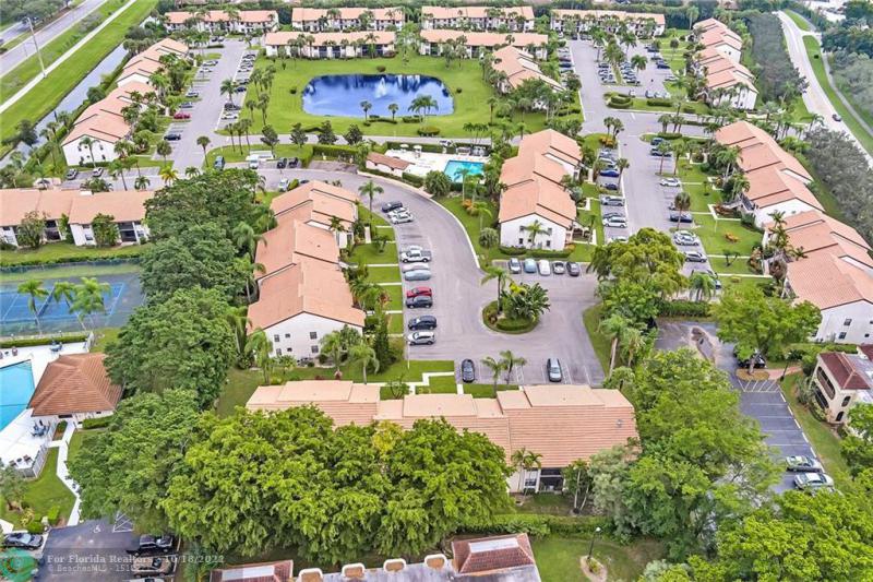  Condo & Townhome Photos