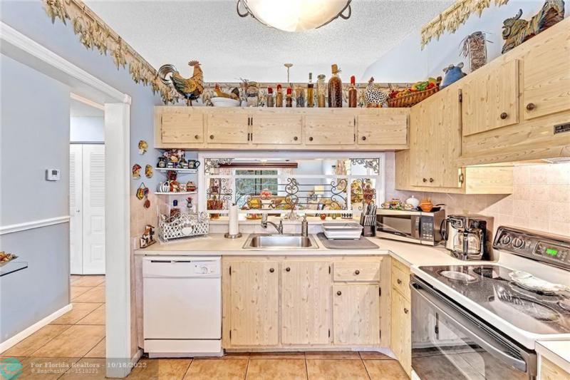  Condo & Townhome Photos