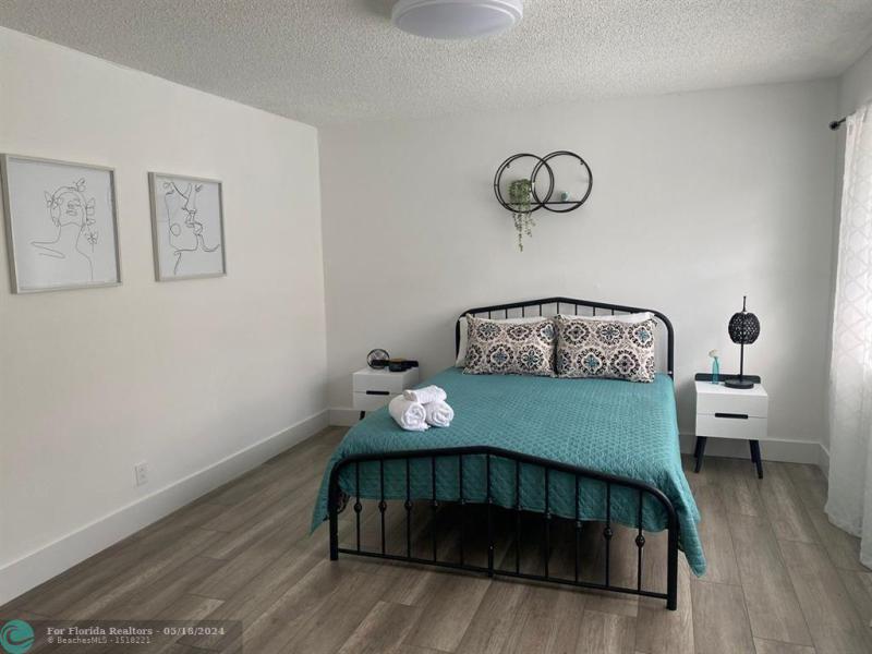  Single Family Homes Photo 10: 5504 SW 43rd Ter  Dania Beach,  FL 33314
