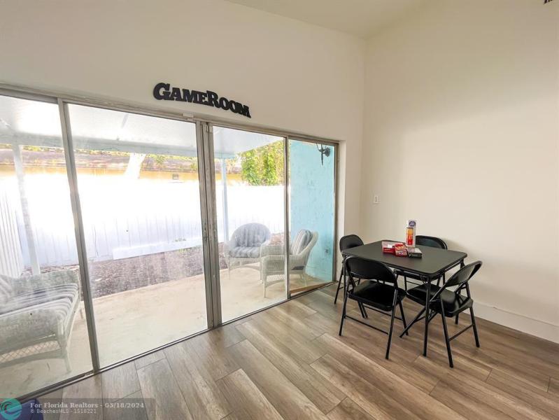  Single Family Homes Photo 12: 5504 SW 43rd Ter  Dania Beach,  FL 33314