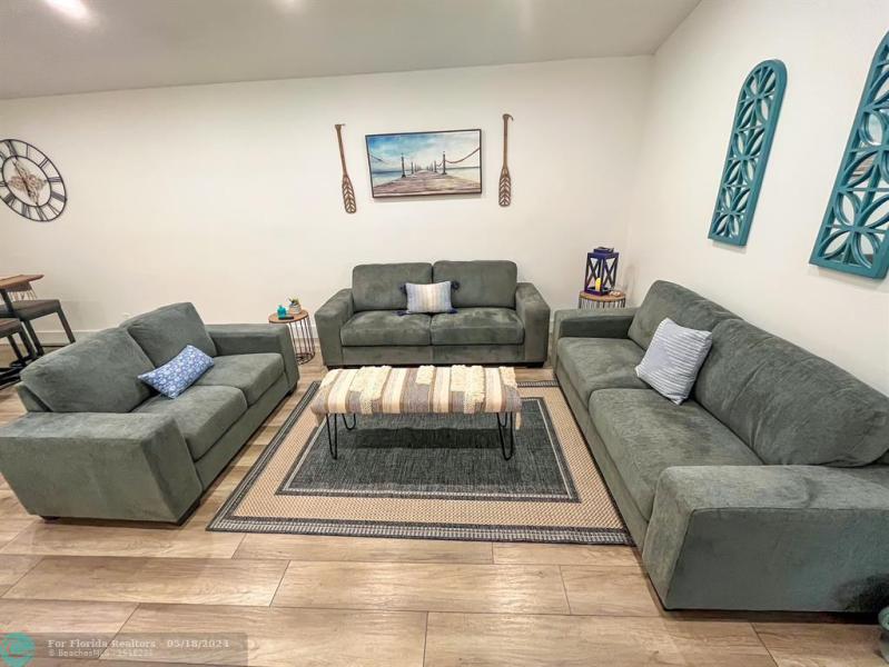  Single Family Homes Photo 2: 5504 SW 43rd Ter  Dania Beach,  FL 33314
