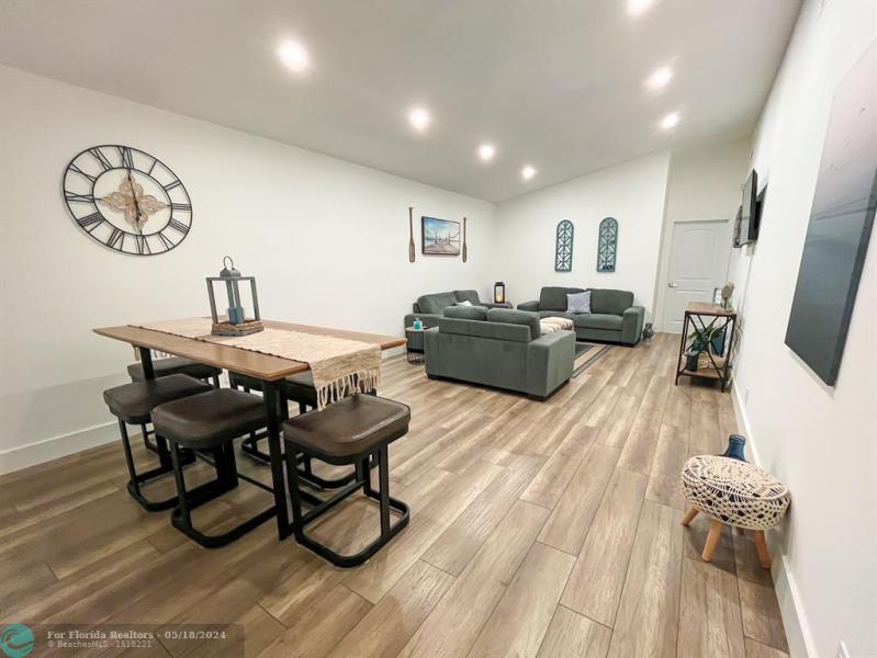  Single Family Homes Photo 5: 5504 SW 43rd Ter  Dania Beach,  FL 33314