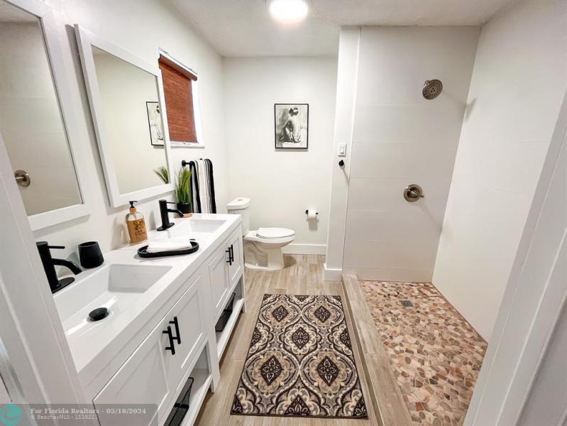  Single Family Homes Photo 8: 5504 SW 43rd Ter  Dania Beach,  FL 33314