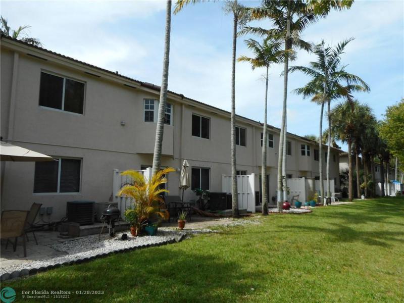 Condo & Townhome Photos