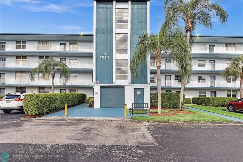  Condo & Townhome Photos