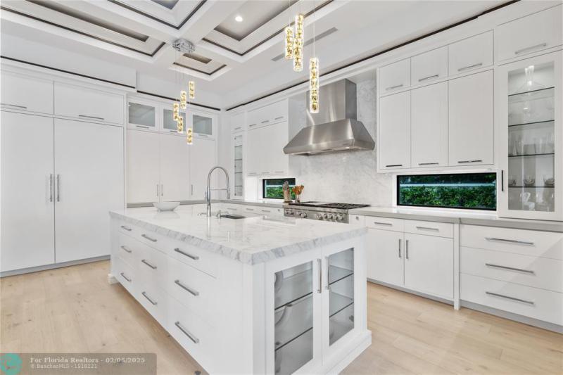  Single Family Homes Photo 16: 520 Intracoastal Drive  Fort Lauderdale,  FL 33304