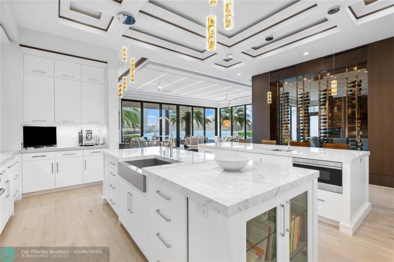  Single Family Homes Photo 17: 520 Intracoastal Drive  Fort Lauderdale,  FL 33304