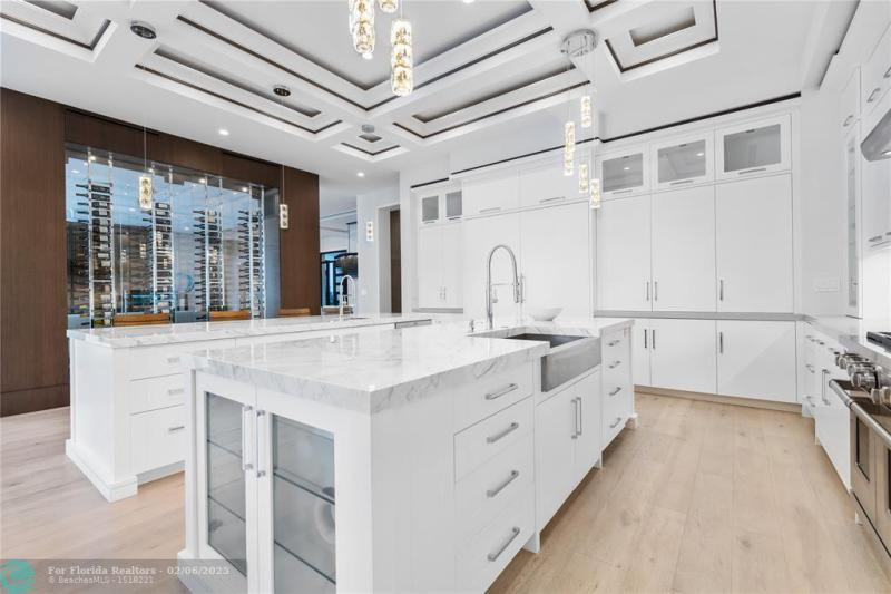 Single Family Homes Photo 19: 520 Intracoastal Drive  Fort Lauderdale,  FL 33304
