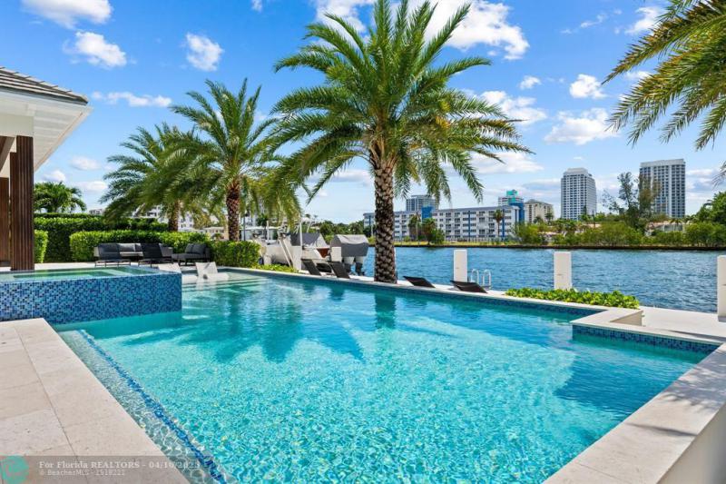  Single Family Homes Photo 2: 520 Intracoastal Drive  Fort Lauderdale,  FL 33304