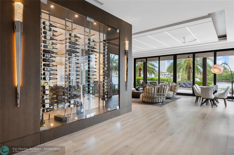  Single Family Homes Photo 20: 520 Intracoastal Drive  Fort Lauderdale,  FL 33304