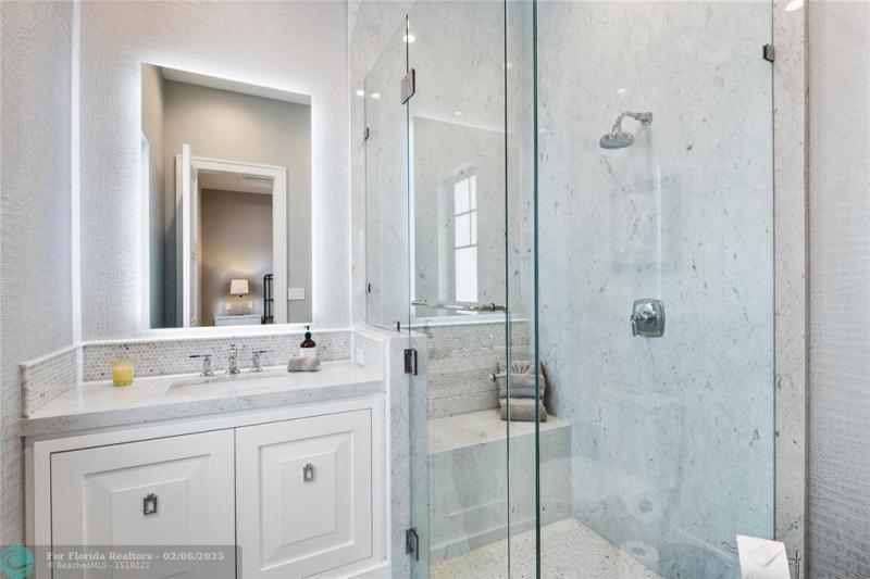 Single Family Homes Photo 46: 520 Intracoastal Drive  Fort Lauderdale,  FL 33304