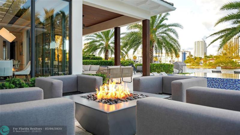  Single Family Homes Photo 62: 520 Intracoastal Drive  Fort Lauderdale,  FL 33304